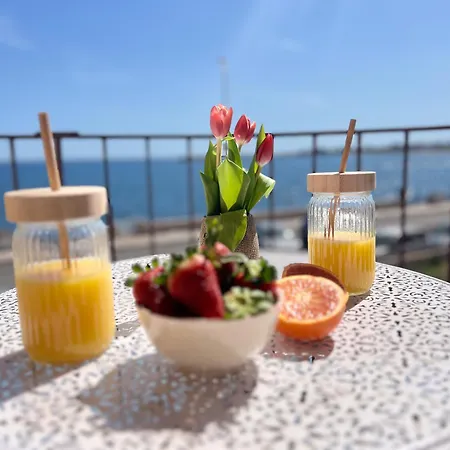 Apartment Seafront Tysandros *