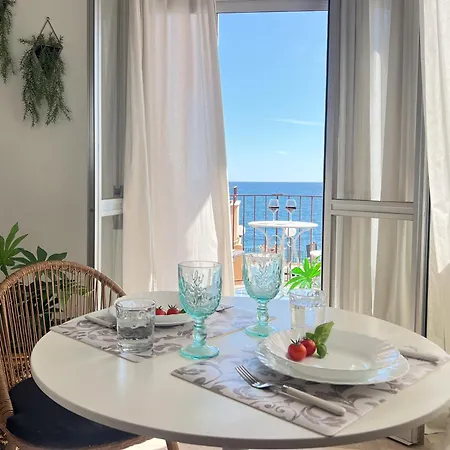 Apartment Seafront Tysandros