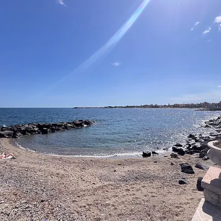 Apartment Seafront Tysandros Giardini Naxos